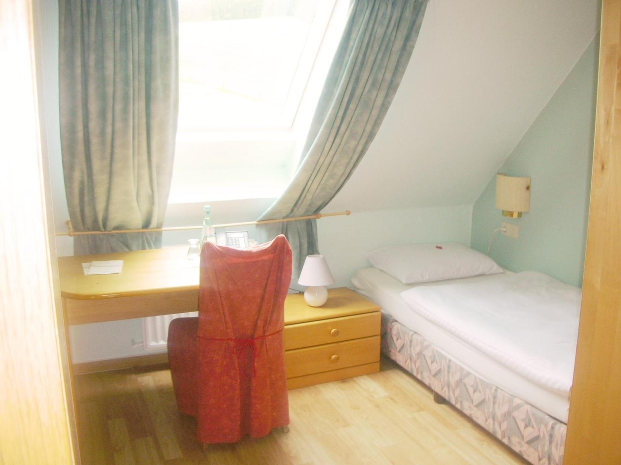 Heidehotel Hildfeld Winterberg Rum bild